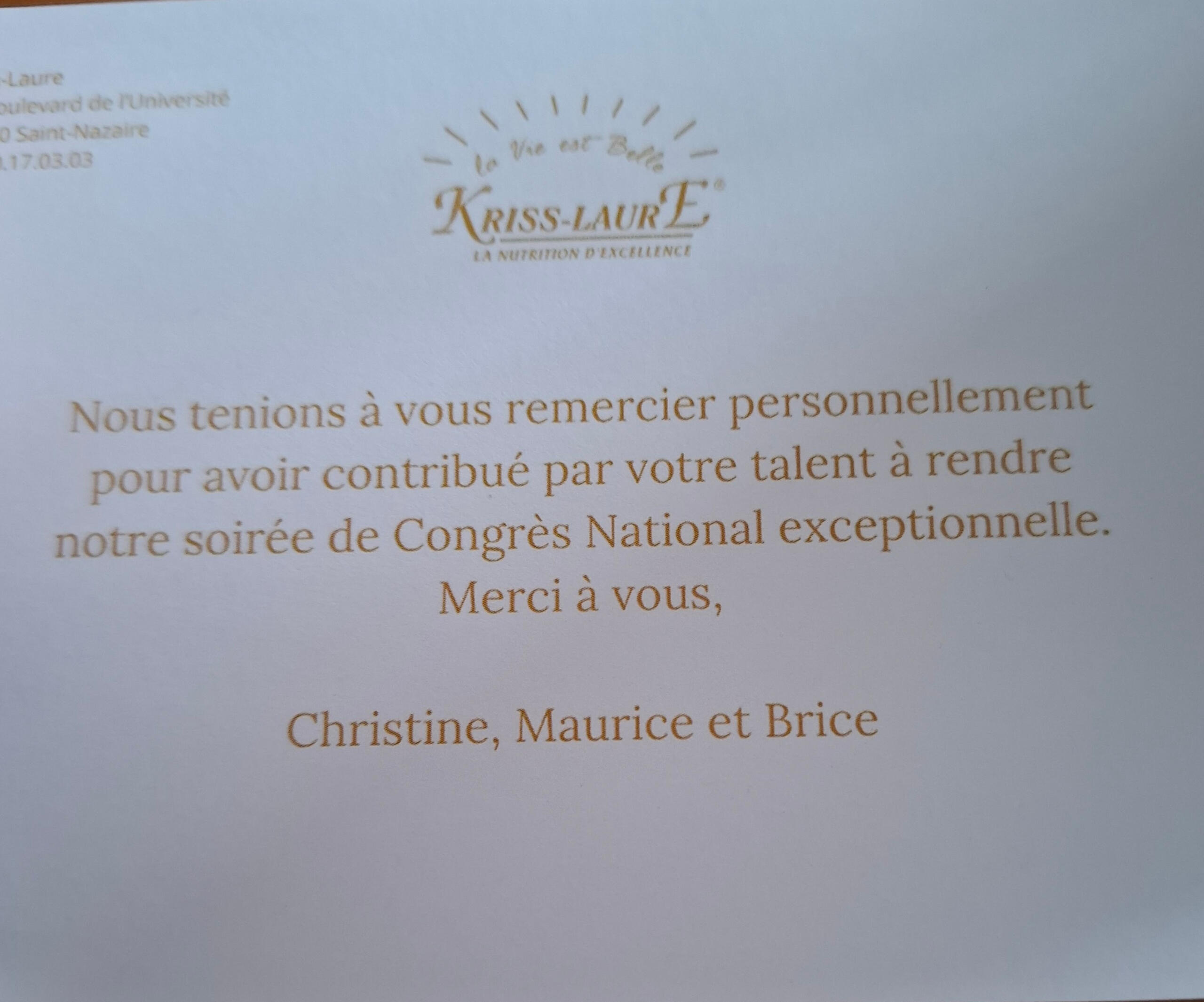 Alex Reeve divertit les invités spectacle de mentalisme en petit comité